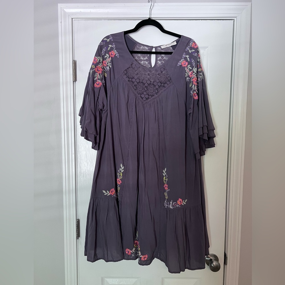 Arula purple dress with floral stitching. Size C (22-24)